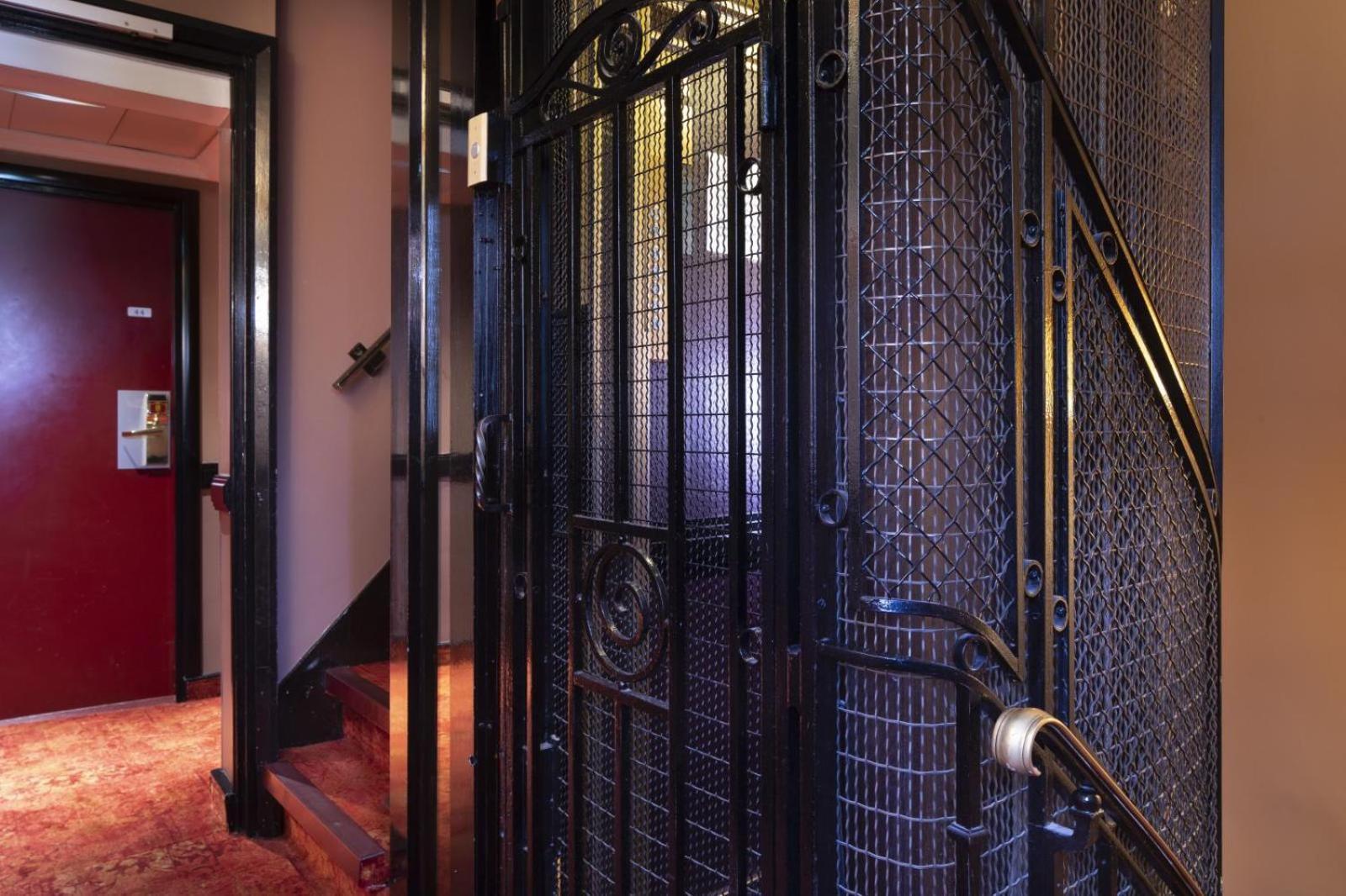 Luxury Arc Of Triumph Apartment Париж Екстериор снимка